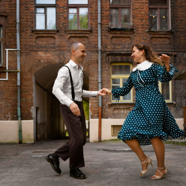 Antiga dança britânica: história e estilos tradicionais do Reino Unido